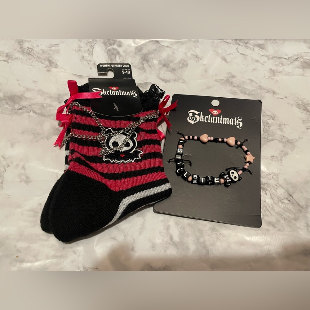 Women's Quarter Crew 2022 Skelanimals Pink Black White Striped Bat w/ bracelet